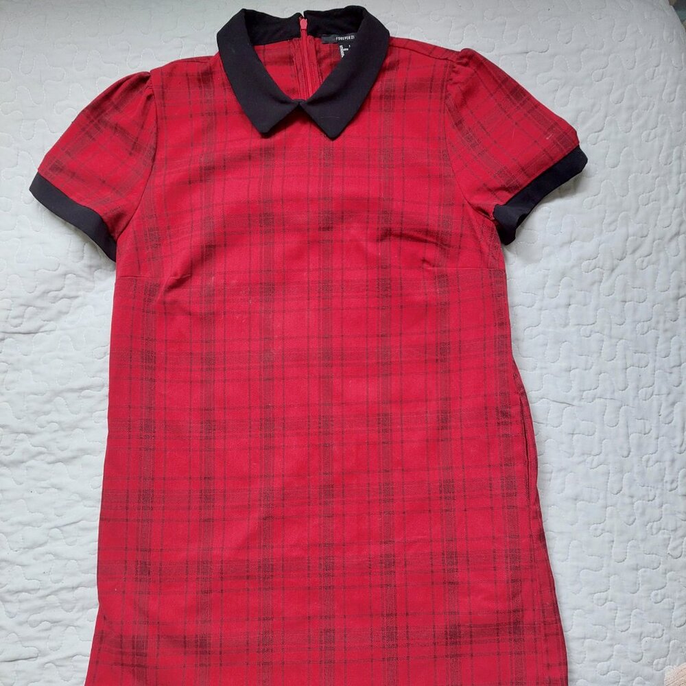 Plaid mini dress with peter pan collar and pockets